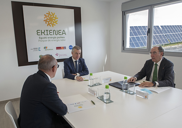 foto noticia IBERDROLA, GRUPO MONDRAGON, LA DIPUTACIÓN FORAL DE ÁLAVA Y EL EVE SE UNEN PARA CONSTRUIR LA MAYOR PLANTA FOTOVOLTAICA DE EUSKADI.